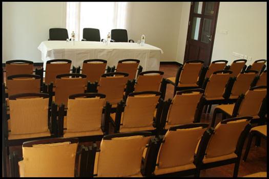 Kaduturutti Vijayapark Hotel מראה חיצוני תמונה