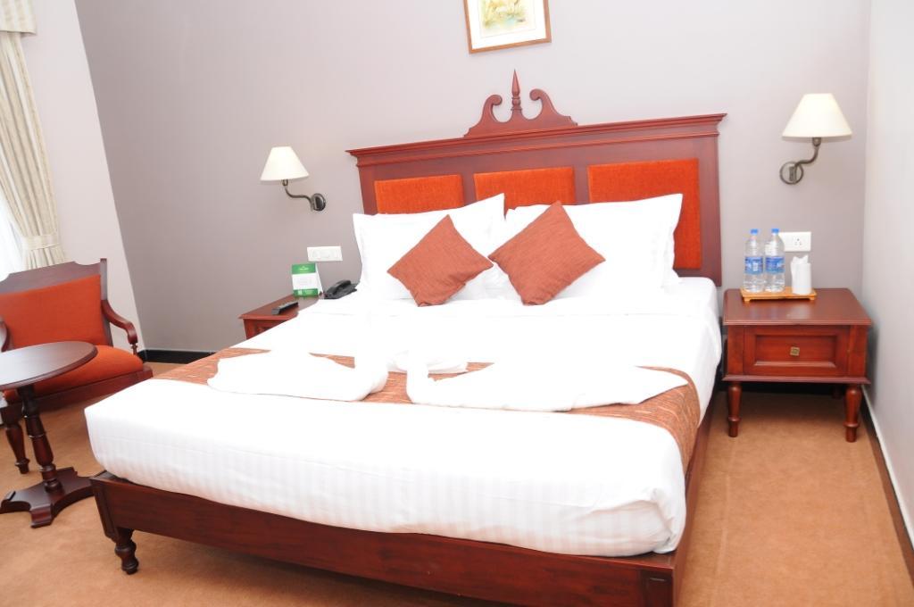 Kaduturutti Vijayapark Hotel מראה חיצוני תמונה